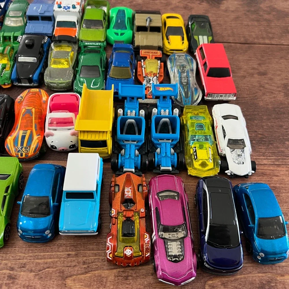 Mixed Diecast Toy Car Lot of 44 Hot Wheels Matchbox Bentley Batmobile Mustang